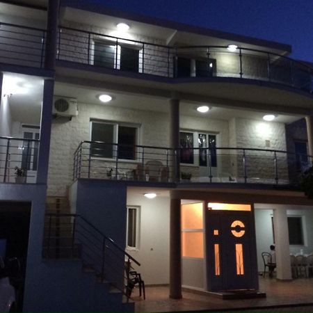 Apartments Melbourne Улцин Екстериор снимка