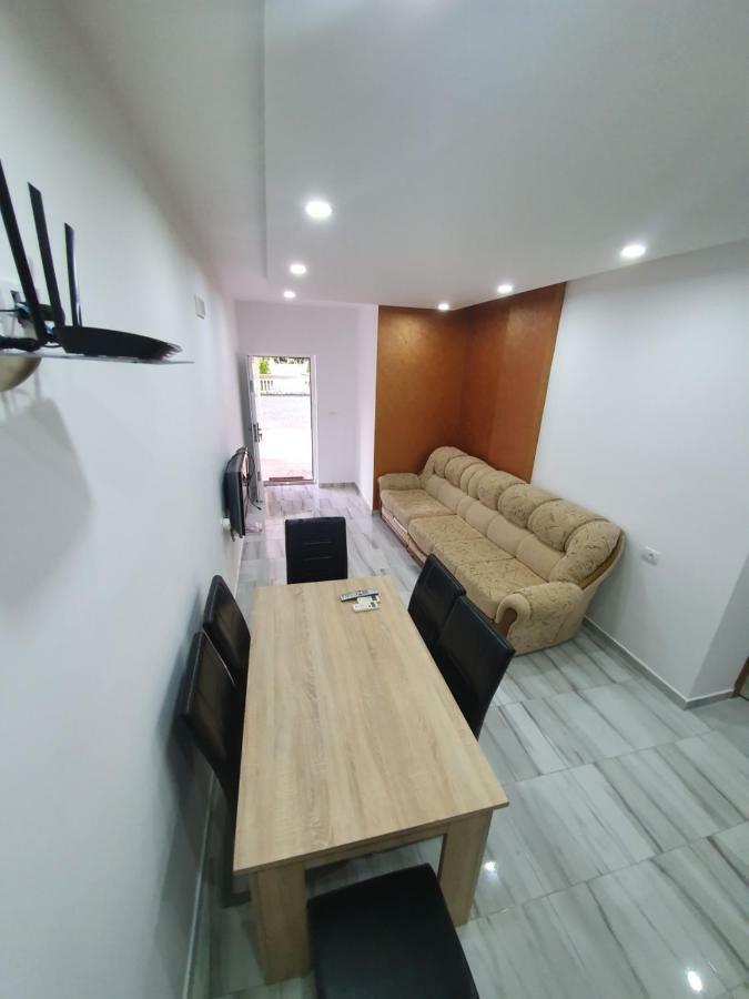 Apartments Melbourne Улцин Екстериор снимка